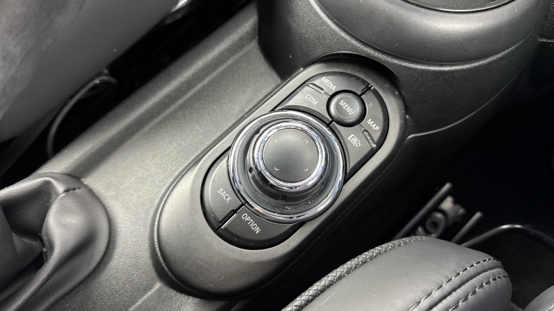 MINI Hatchback 1.5 Cooper Exclusive 3dr Auto Petrol Hatchback